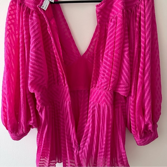 ASOS design pink chevron sheer v neck pleated blouse size 4 - Picture 3 of 4